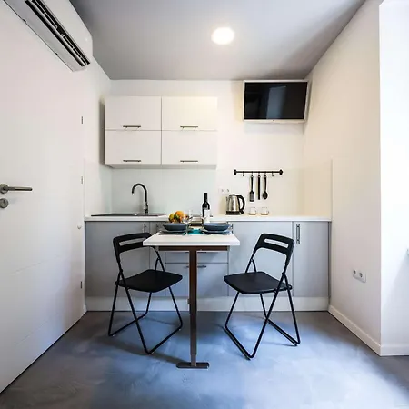 1914 Studio Apartment