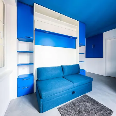 1914 Studio Apartment *